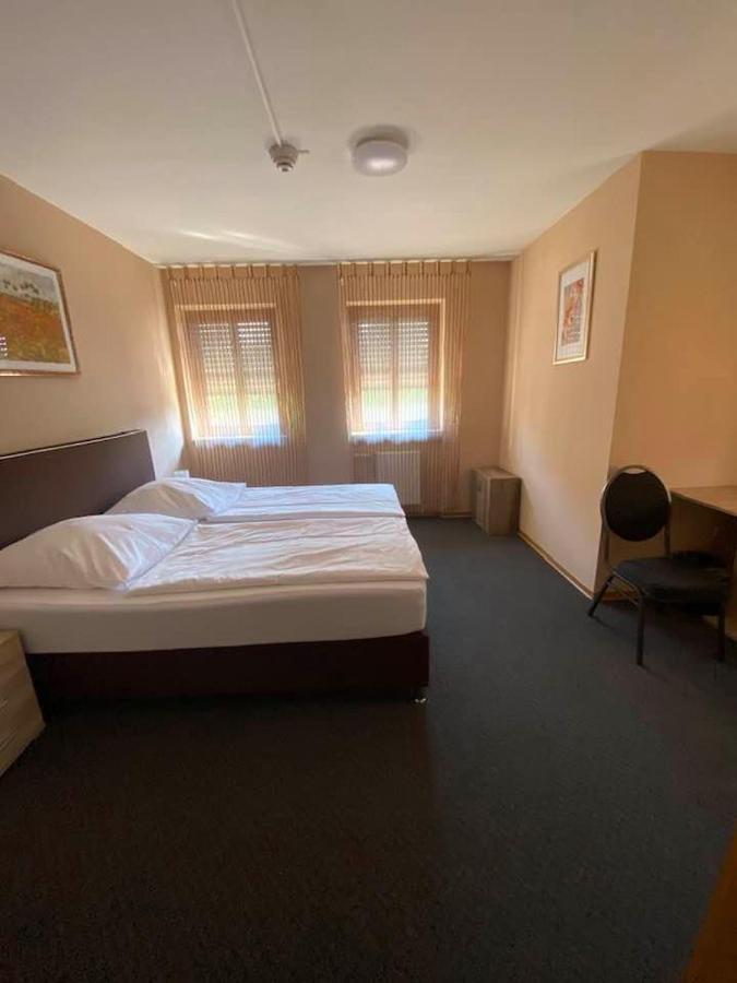 רוטנבורג אוב דר טאובר Hotel-Gasthof "Alter Ritter" מראה חיצוני תמונה